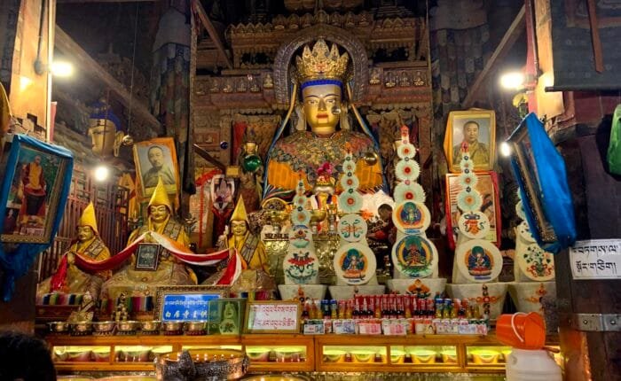 Buddha statue in Gyangtse monastery
