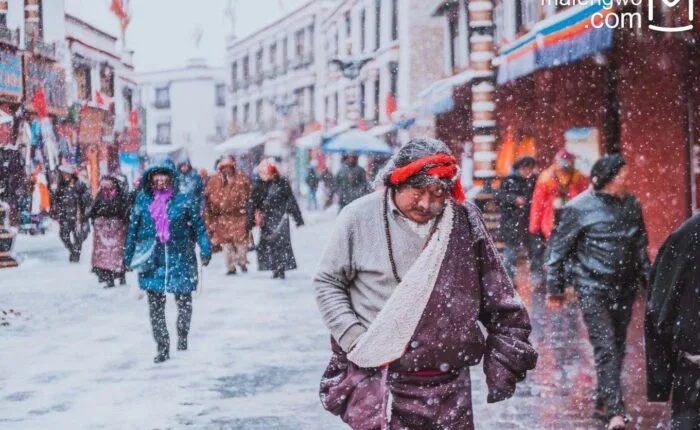Barkhor Winter snow pilgrim