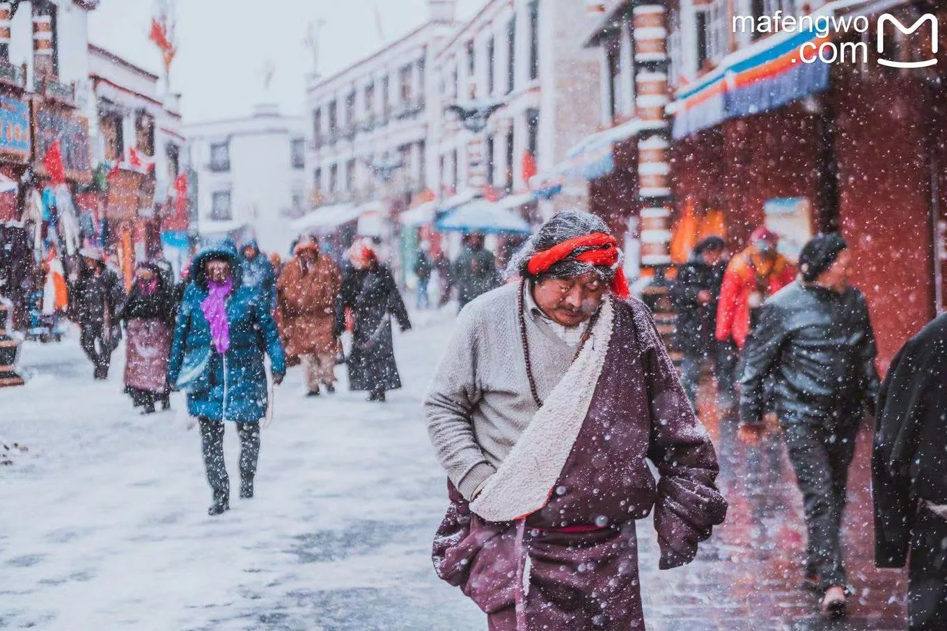 Barkhor Winter snow pilgrim