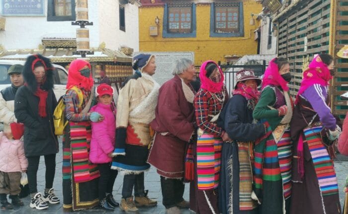 lining for Jokhang visit