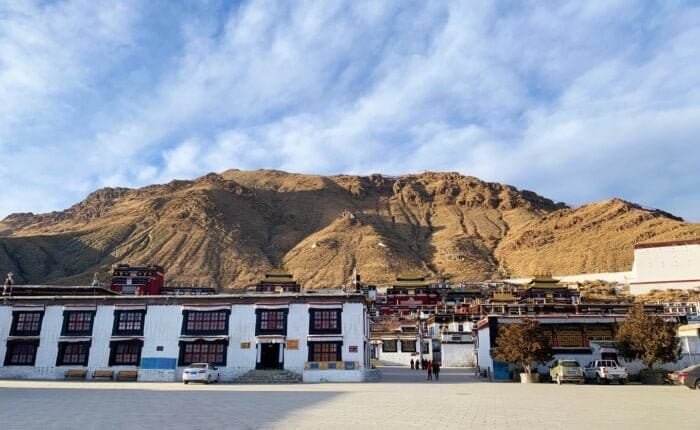 Tashilhunpo square whole view