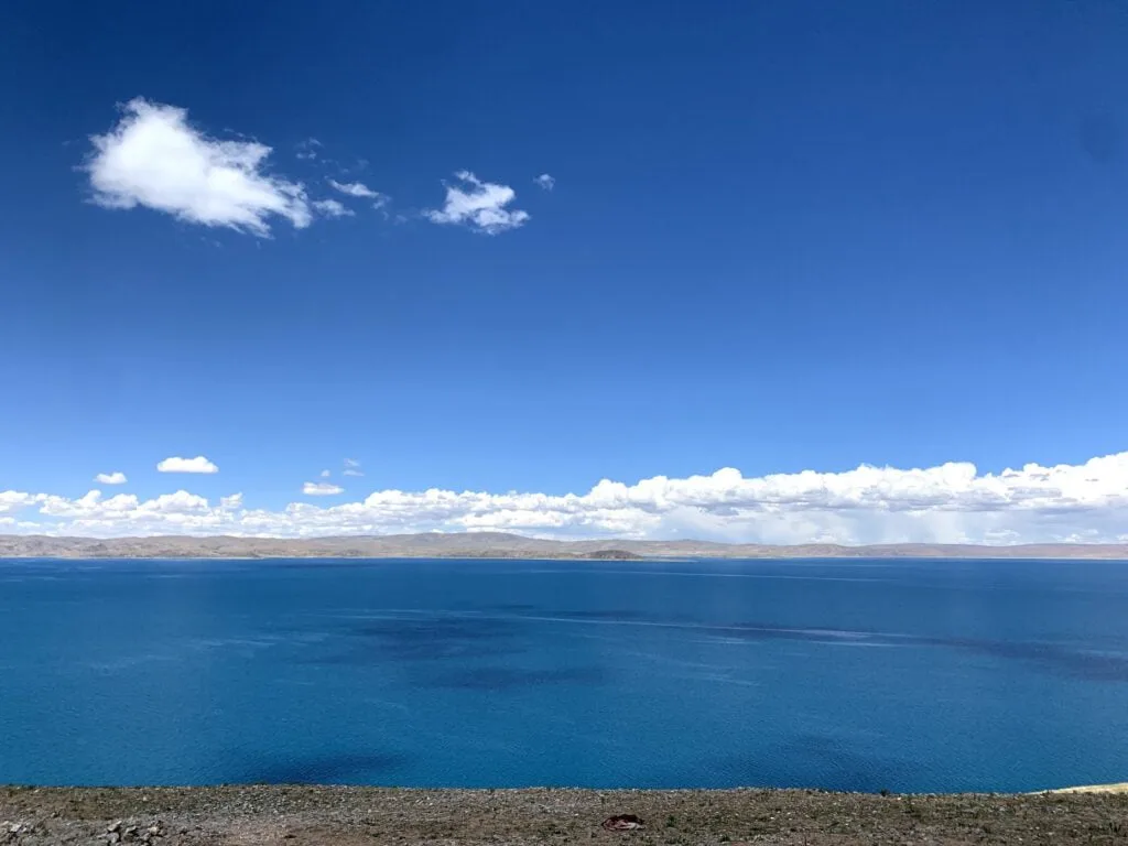 namtso lake blue sky