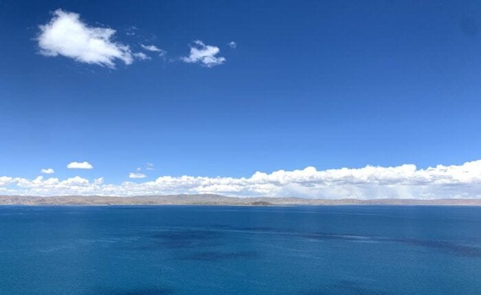 namtso lake blue sky