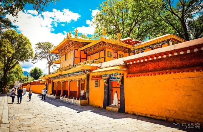 NorbuLingkha Palace during summer time