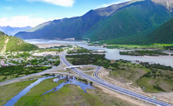 lhasa highway