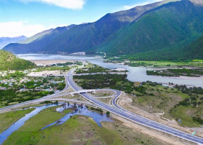 Nyingchi Lhasa Express Highway Bridge