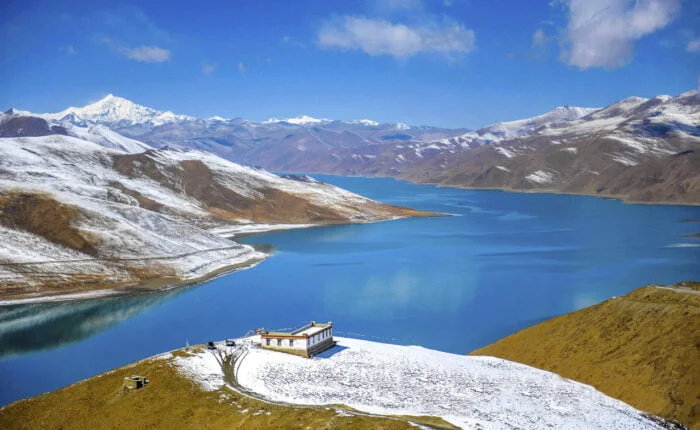 yamdrok lake