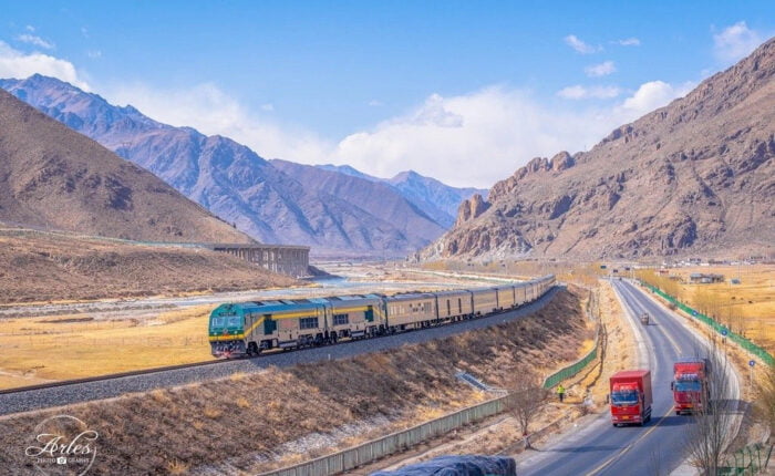 Tibet train near Highway