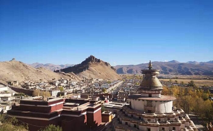 gayngtse dzong and stupa