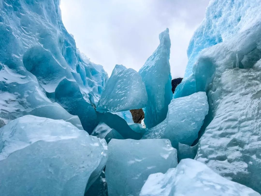 Laigu-glacier-3 Wonders of Laigu Glacier: Natural Marvels and Ethereal Beauty