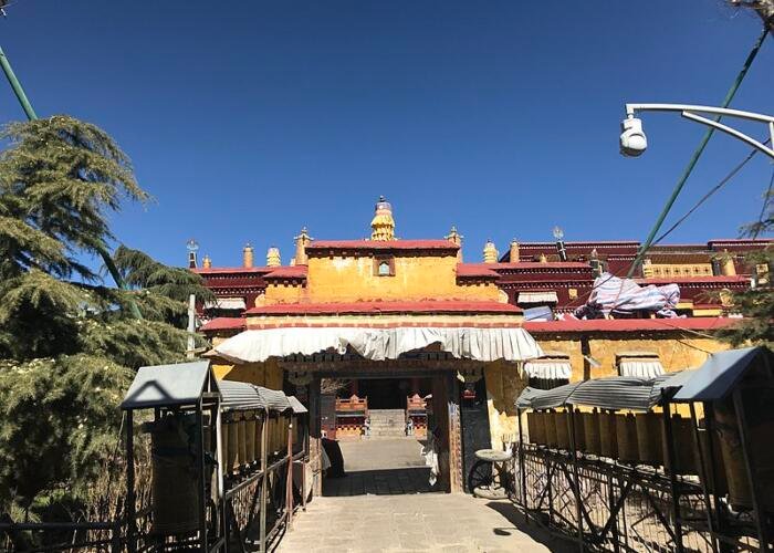 Exploring the Spiritual Heart of Lhasa: A Journey Through Its Sacred Sites