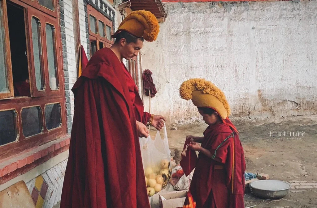 Monks playing 1 - Tour Travel Tibet: Expert Tibet Tours & Permits Monks playing 1