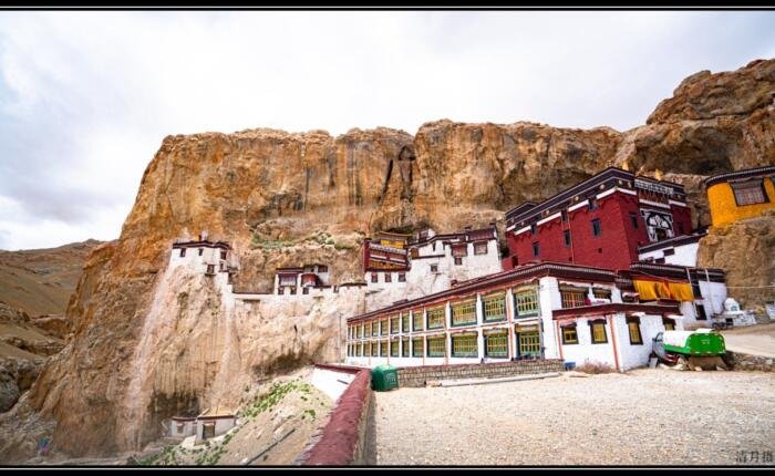 Sam monastery in yadong