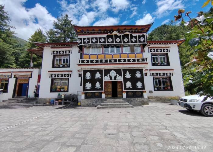 Understanding Brahma in Tibetan Buddhism: Popular Hindu Deity to Tibetan Protector