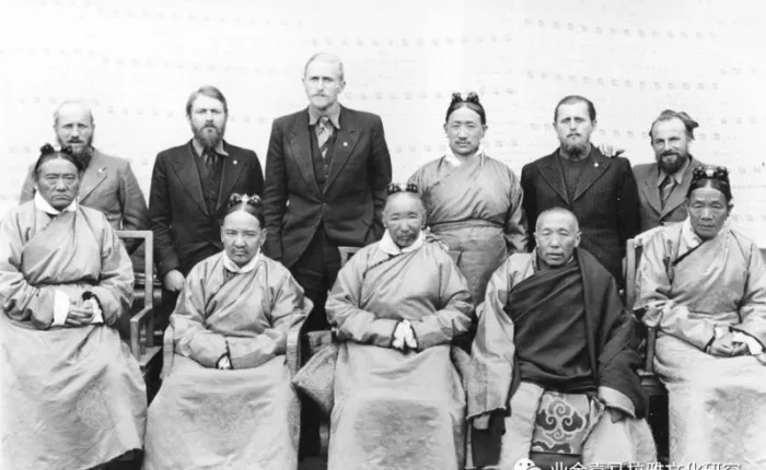 1938 Tsarong Dazang Dradul and kalon