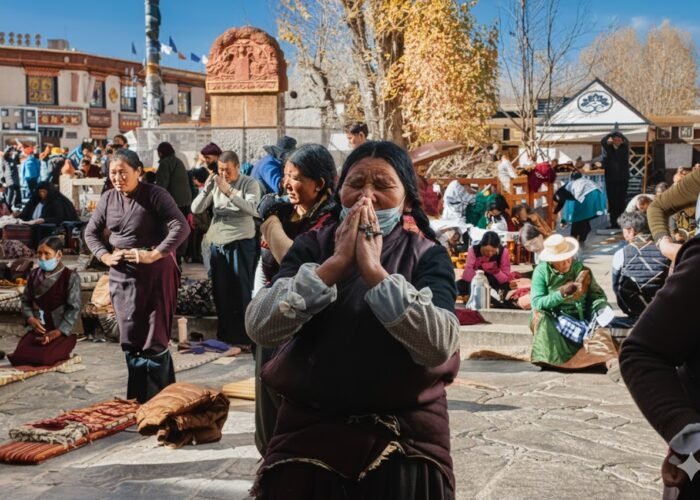 prostration in Tibet Lhasa