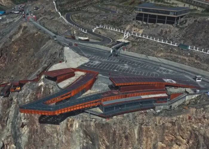 Discover Thrills on the G318 Sichuan-Tibet Southern Route: Nujiang 72 Turns Scenic Area