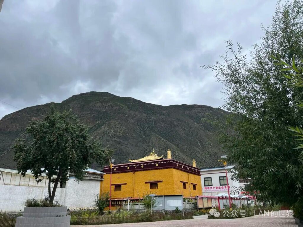 Tibetan Monastery73 - Tour Travel Tibet: Expert Tibet Tours & Permits